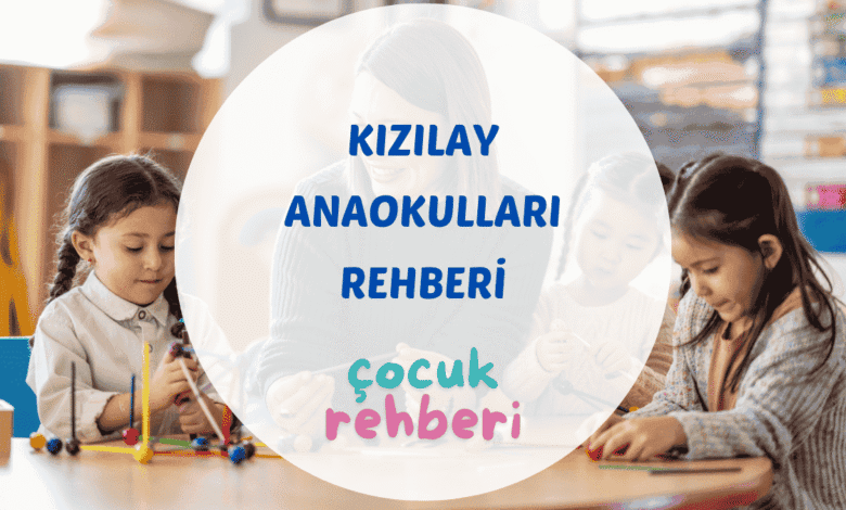 Kızılay anaokuluları sınıf ortamında oyun oynayan çocuklar ve öğretmenler